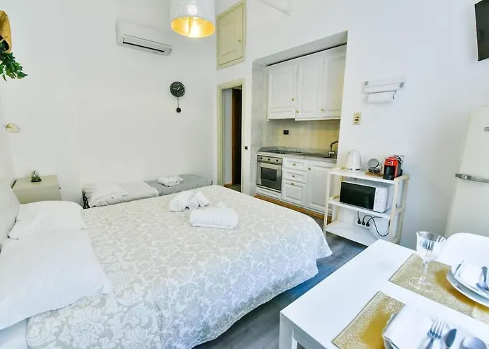 Welcome - Borgo Saraceno - Scirocco * Varigotti